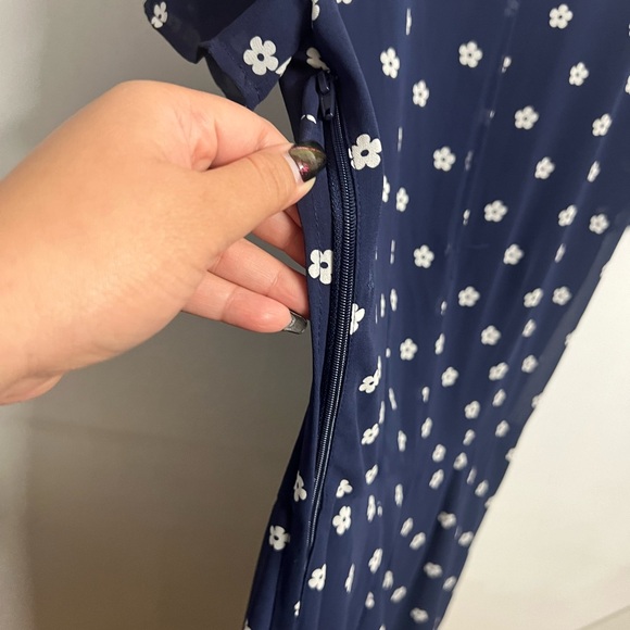 H&M collard Jumpsuit - Picture 5 of 5